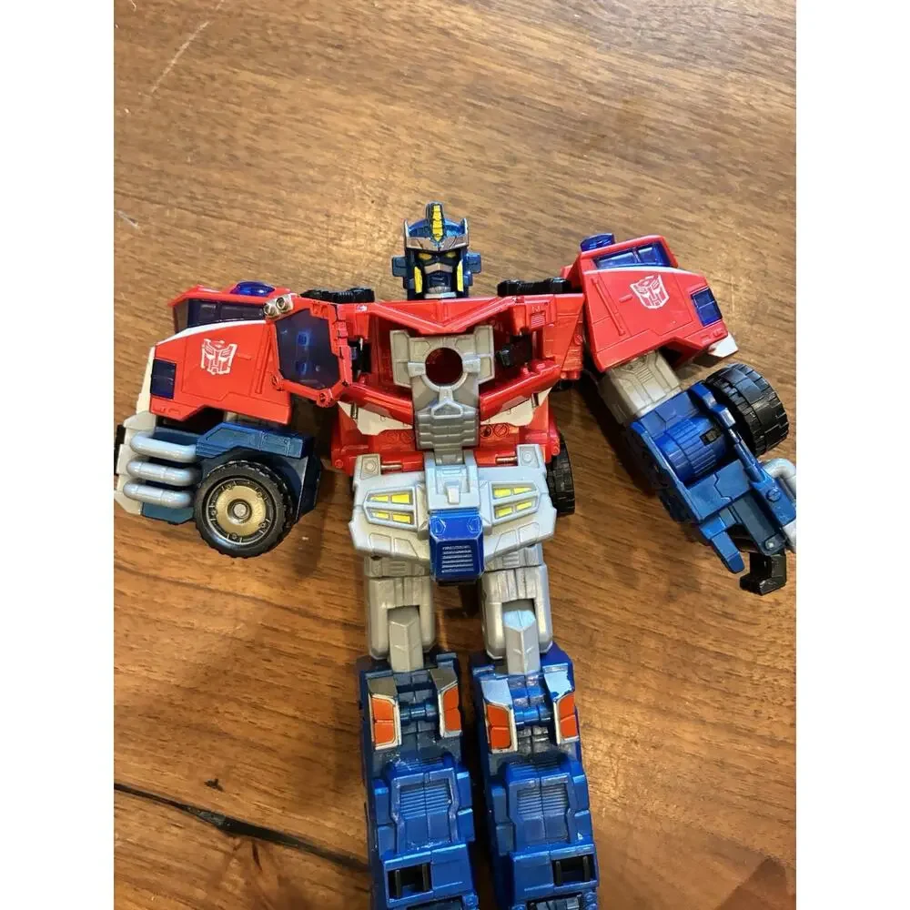 Vintage 2004 Hasbro/Takara Transformers Energon Optimus Prime figure. incomplete